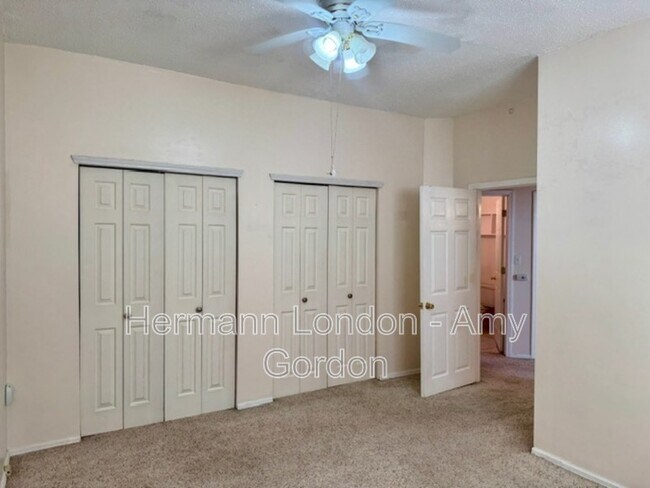Building Photo - 4738 Olive St
