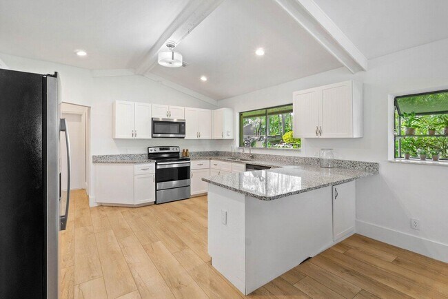 Building Photo - 13471 Barberry Dr