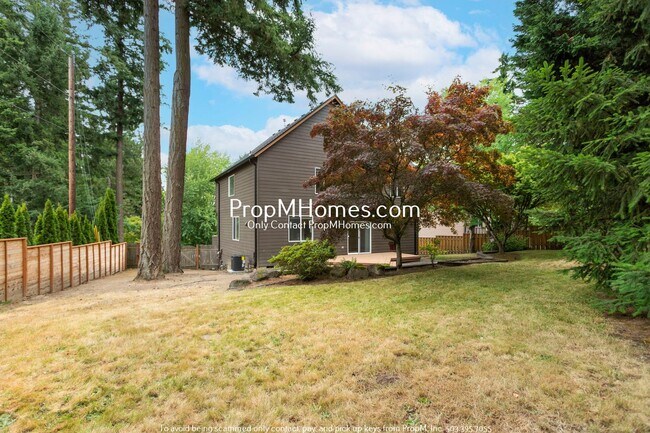Building Photo - Three-Bedroom Loft-Style Home near Progress Ridge in Beaverton!