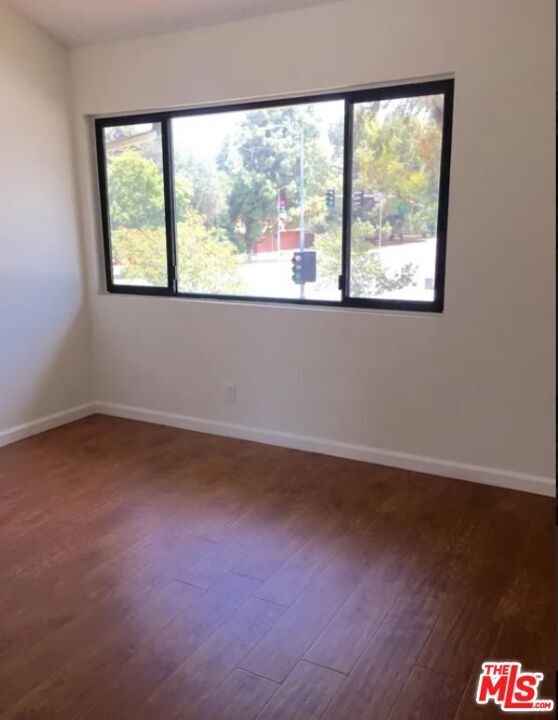 Building Photo - 10574 Sunland Blvd