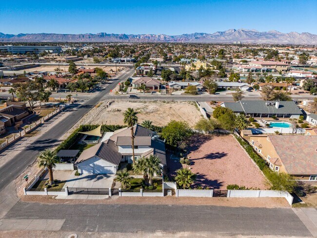 Building Photo - ZONE 8 - 4BD, 2 PRIMARY SUITES, POOL + SPA, OVER HALF AN ACRE LOT, HIGHLY UPGRADED + RENT INCLUDE...