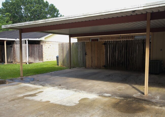 Building Photo - 6335 Bedford Dr