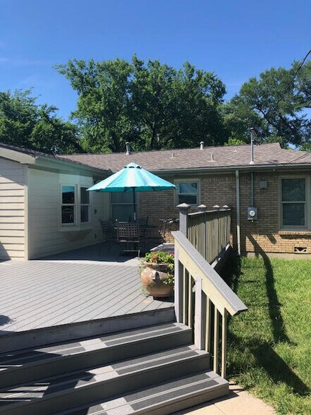 Porch - 1605 Elizabeth Blvd