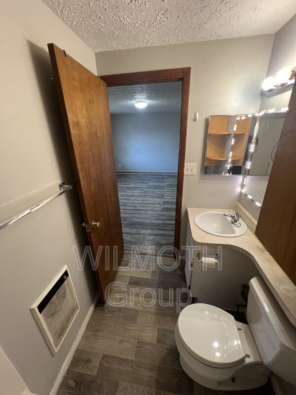 Building Photo - 1818 Michigan St