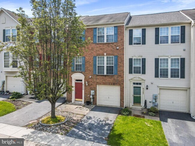 Building Photo - 6140 Newport Terrace