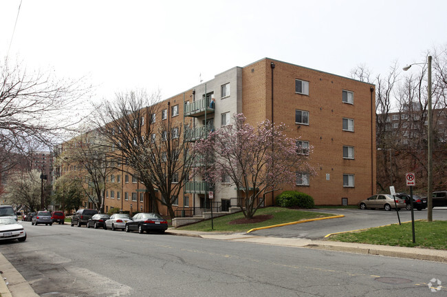 Harvey Hall - 850-860 S Greenbrier St Arlington VA 22204 | Apartment Finder