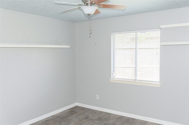 Building Photo - 822 Oak Lodge Ct