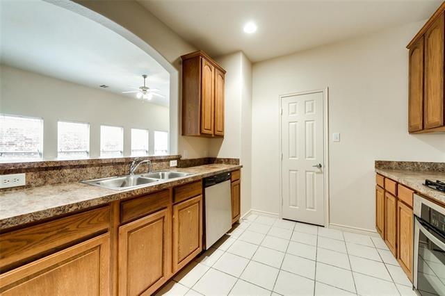 Building Photo - 9248 Park Garden Dr