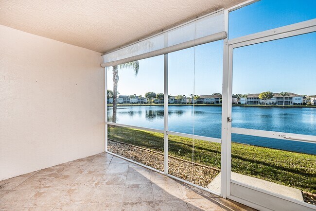 Building Photo - UPDATED GROUND FLOOR CONDO CLOSE TO 1-75