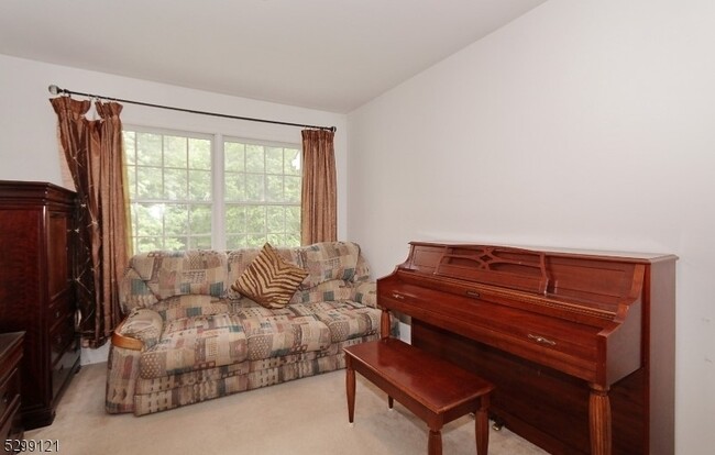 Building Photo - 173 Raymound Blvd