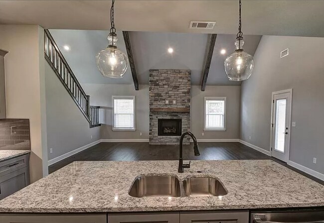 Building Photo - 3701 SW Ryegrass Rd