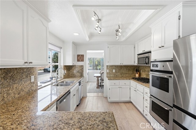 Building Photo - 2213 Dufour Ave