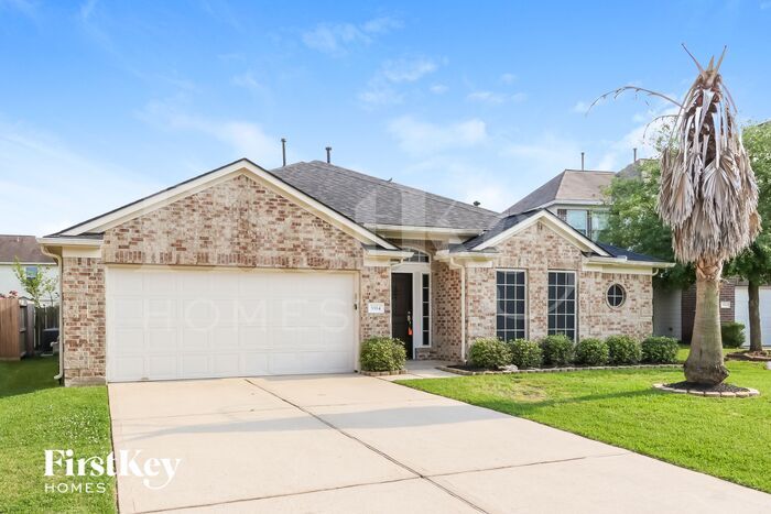 Building Photo - 5914 Rosemary Circle