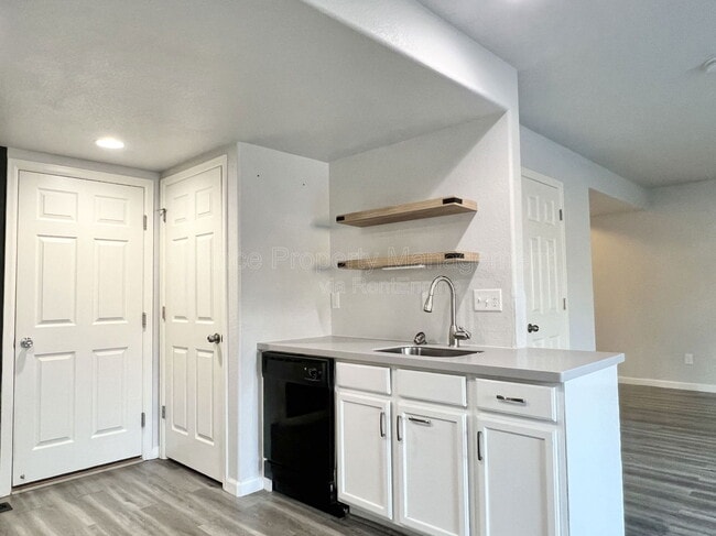 Building Photo - 2260 Covenant Heights