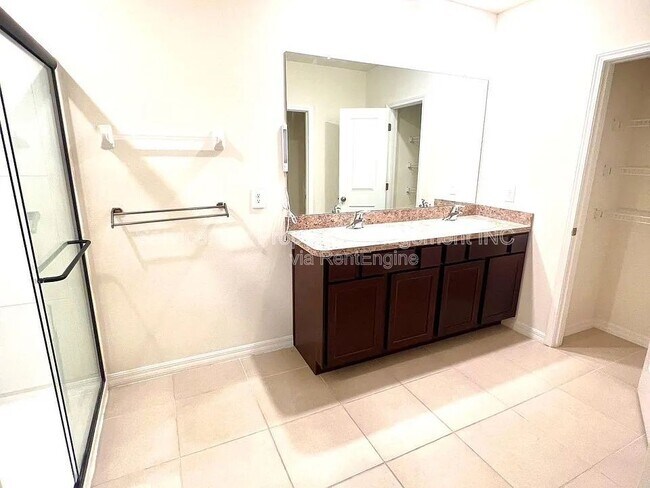 Building Photo - 5795 Cape Primrose Dr