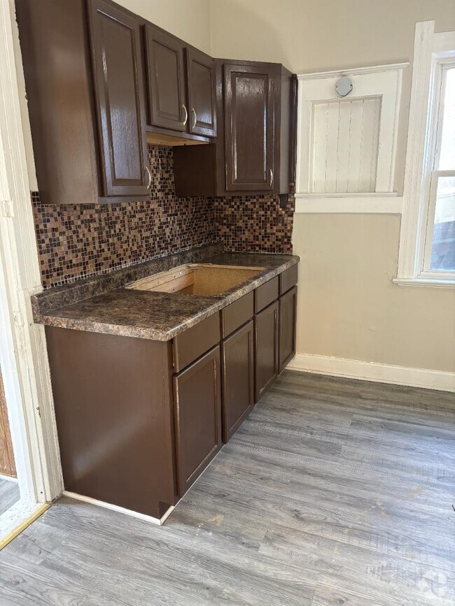 Building Photo - 1407 Foster Ave