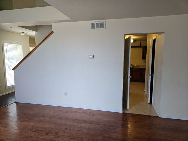 Building Photo - 3 Bed / 3.5 Bath Townhome in Rigden Farm