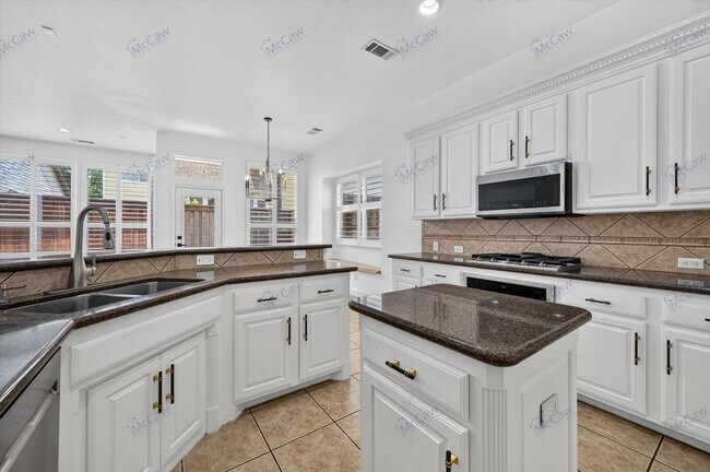 Building Photo - 2208 Grizzly Run Ln