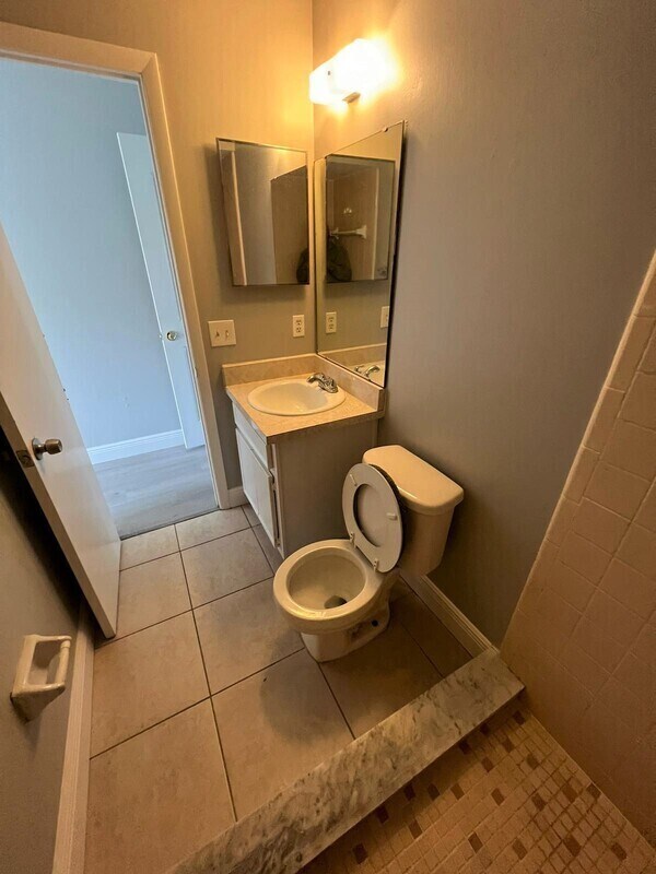 Building Photo - 36 Sandalwood Ct