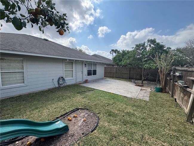 Building Photo - 13 Santa Fabiola St