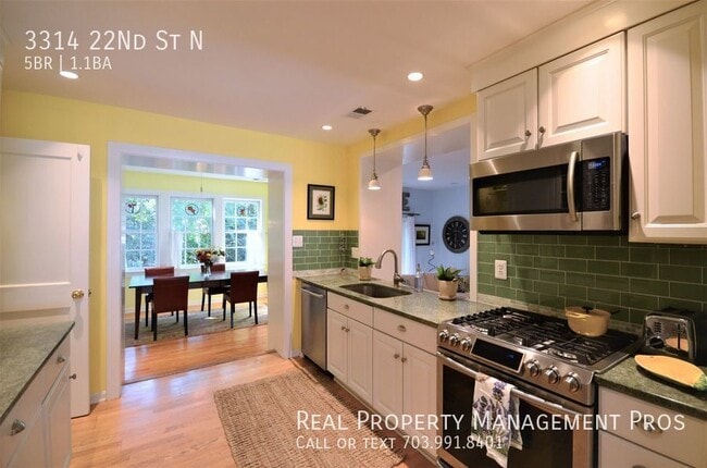 Building Photo - 3314 22nd St N