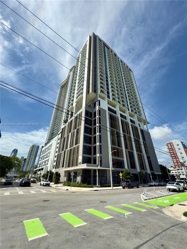 Building Photo - 1600 NE 1st Ave