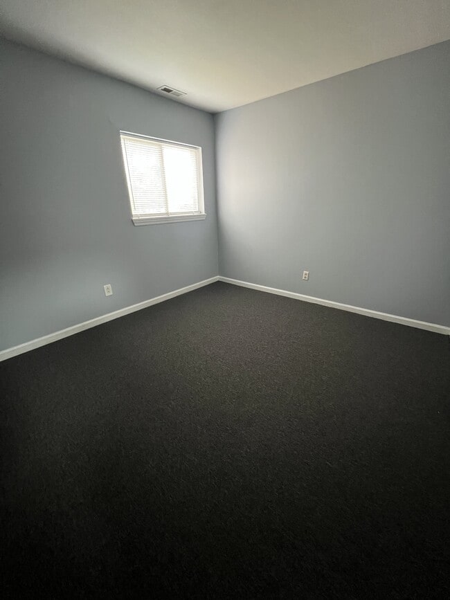 Building Photo - 1016 Adams Ave