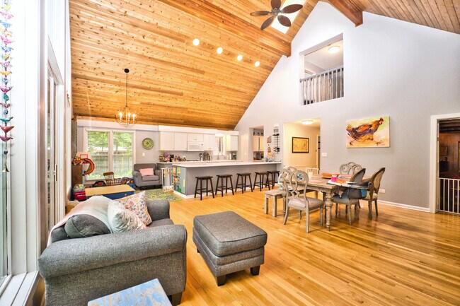 Building Photo - 565 Juneberry Rd