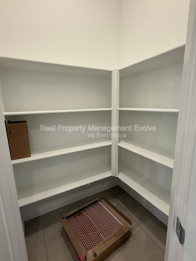 Building Photo - 2484 Fortana Dr