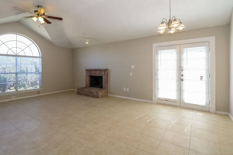 Building Photo - 1521 Becky Ln