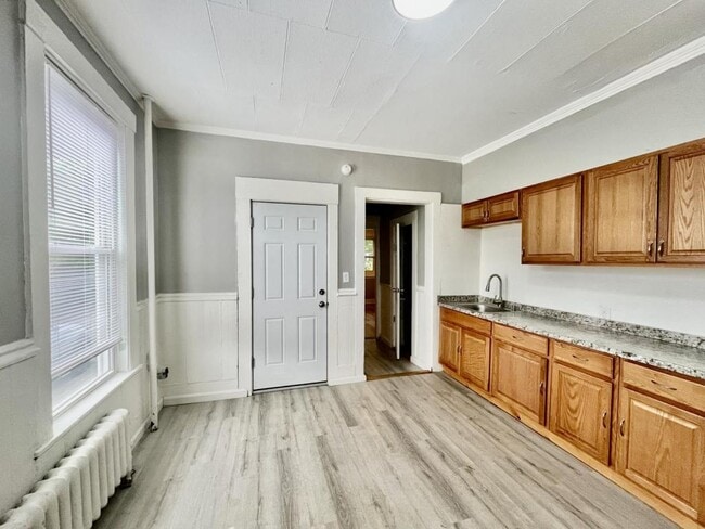 Primary Photo - 153 Horton St