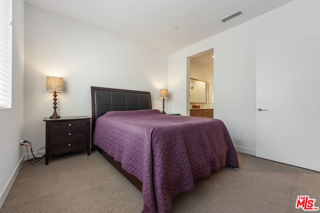 Building Photo - 9942 Artesia Blvd