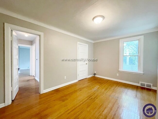 Building Photo - 837 Colburn St