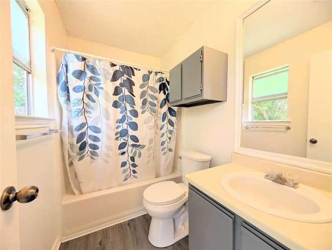 Building Photo - 2036 Redwing Way