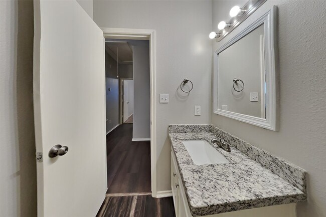 Building Photo - 21610 Britton Hill Way