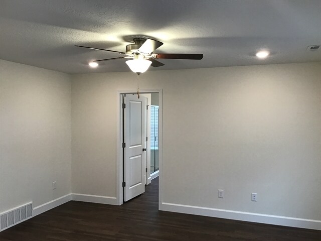 Building Photo - 2409 E Wild Horse Way