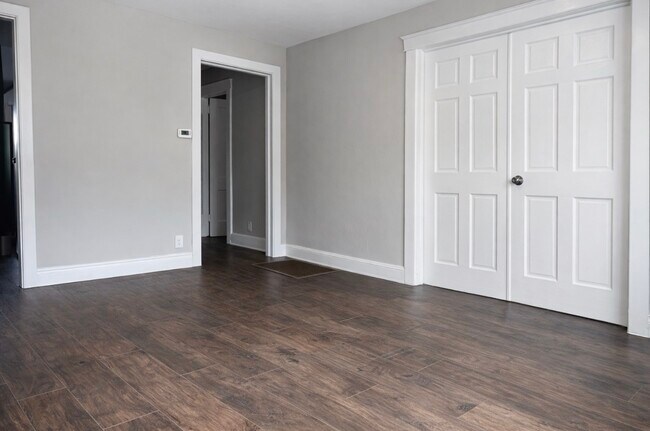 Building Photo - 117 Badger Ave