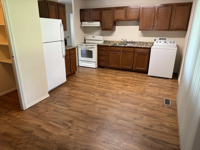 Building Photo - 3105 Blair Dr