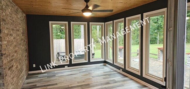 Building Photo - 7701 Elizabeth Way Dr