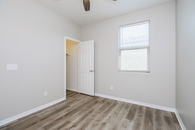 Building Photo - 35556 N Kelsee Dr