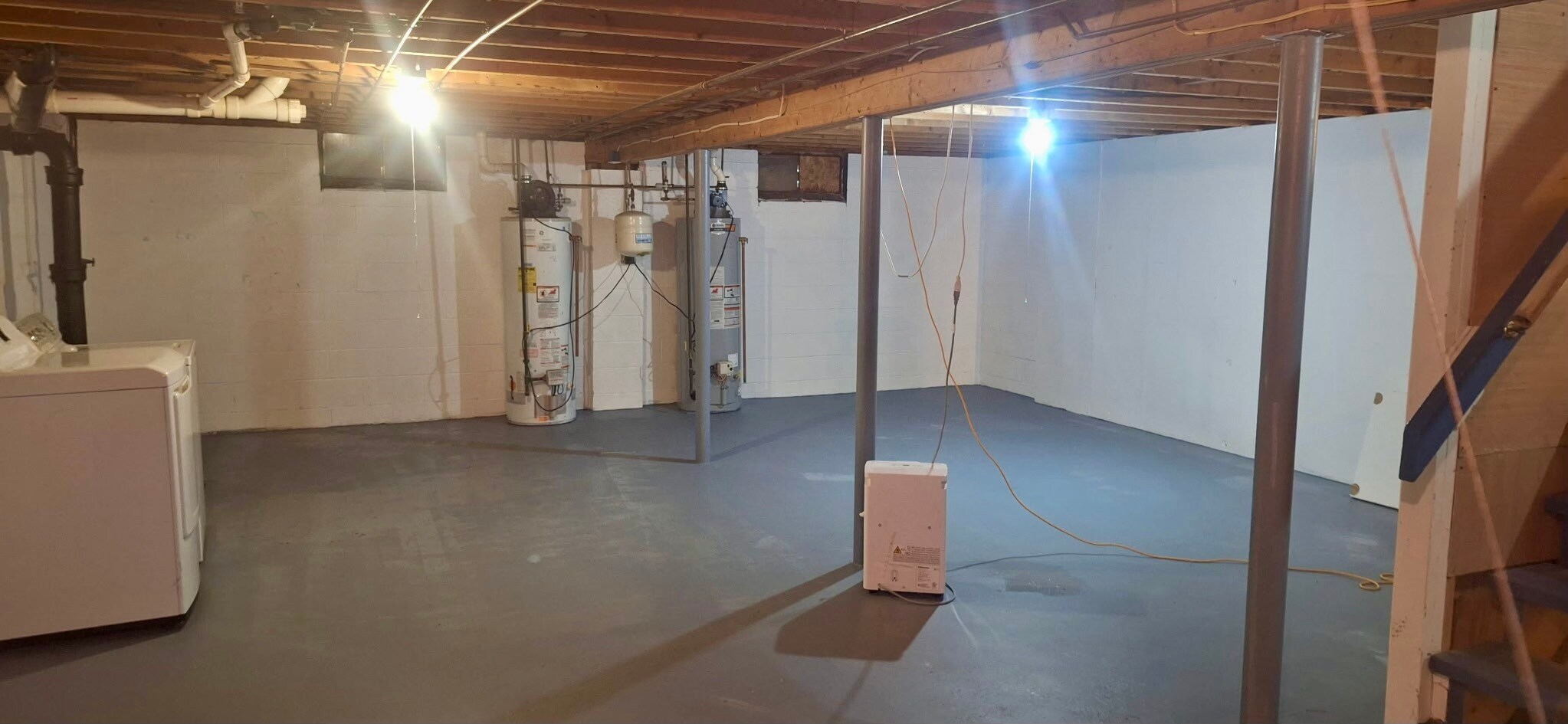 Basement with storage space - 91 Faith St