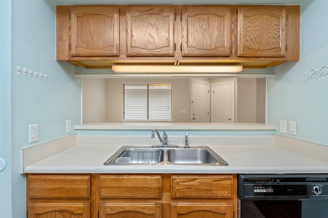 Building Photo - 2901 Alpine Pl