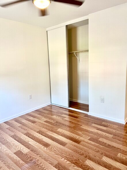 Building Photo - 123 Hunt Club Ct