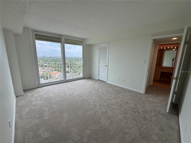 Building Photo - 2611 Bayshore Blvd