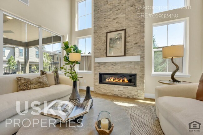 Building Photo - 7095 Soleil Wy