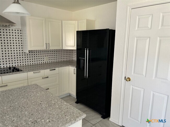 Building Photo - 4501 Alleeta Dr