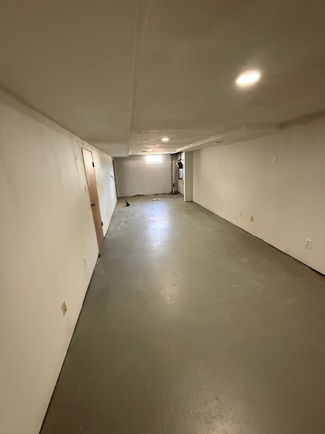 Building Photo - Completely remodeled 3 Bedroom Ranch Home for Rent