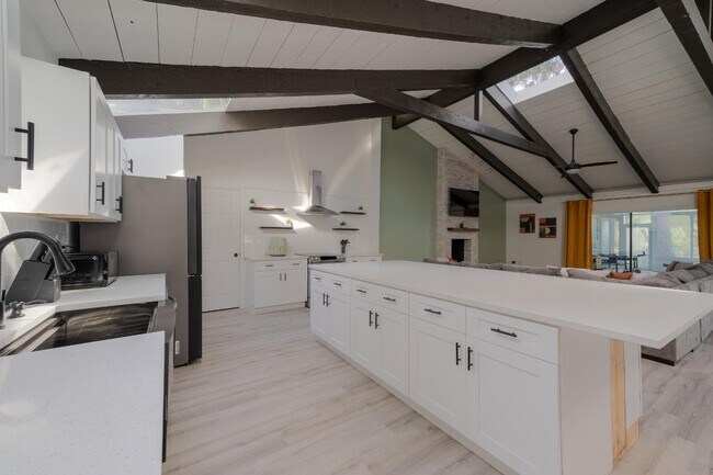 Building Photo - 1775 Harbor Rd