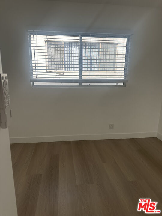 Building Photo - 228 S Doheny Dr