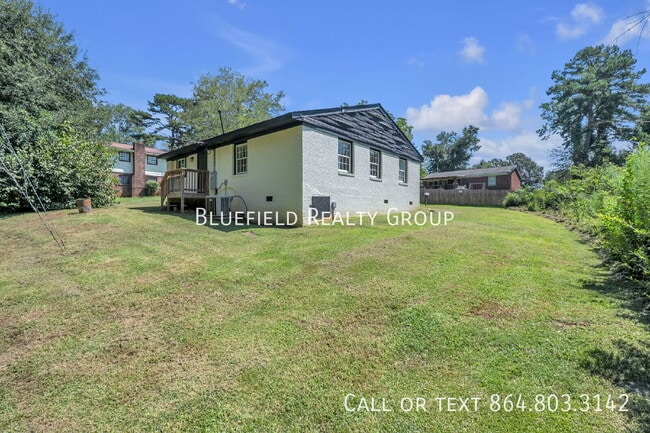 Building Photo - 130 Harmony Dr